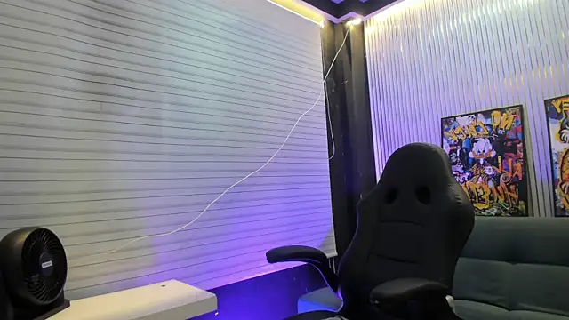 AnitaBrook's cam snapshot