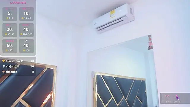 NoahJhonson69 live sex cam