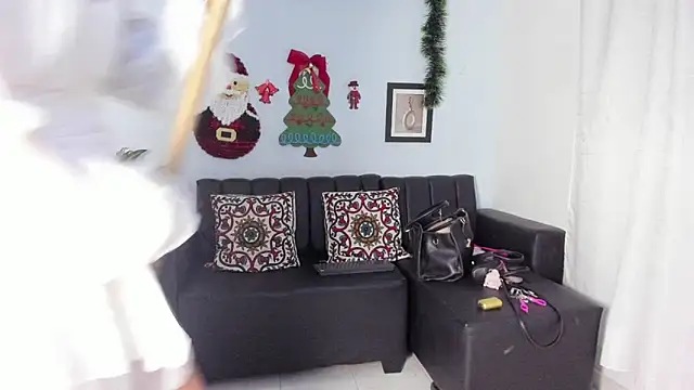 Mia_petite01's cam snapshot