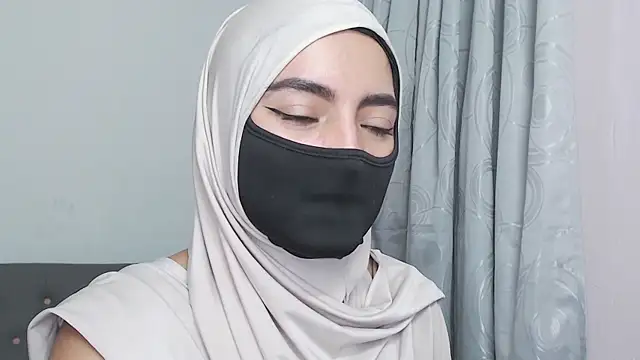 jade_nassar's cam snapshot