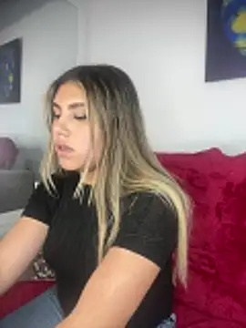 MeganCrow live sex cam