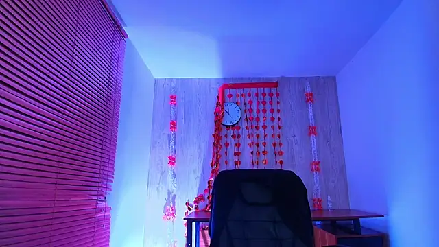 AuroraBrow's cam snapshot