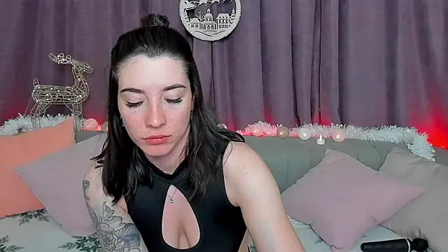 Curious_Lily's cam snapshot