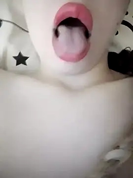 Love_you_dearr's cam snapshot