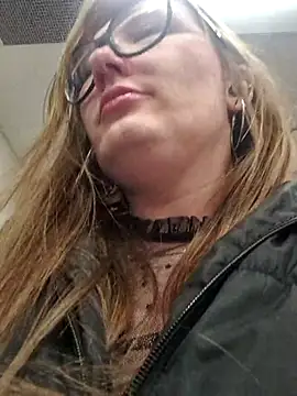 wildyoungNhorny's cam snapshot