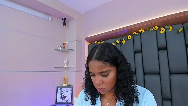 LisaMendez's cam snapshot