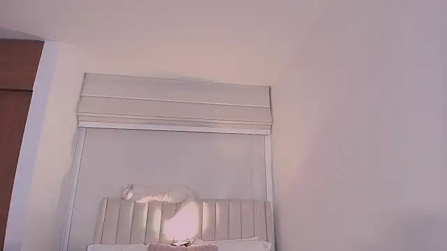 ArianaReynoldss's cam snapshot