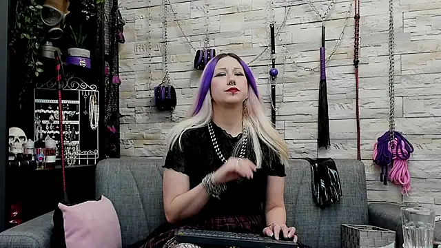 CruelMistress's cam snapshot