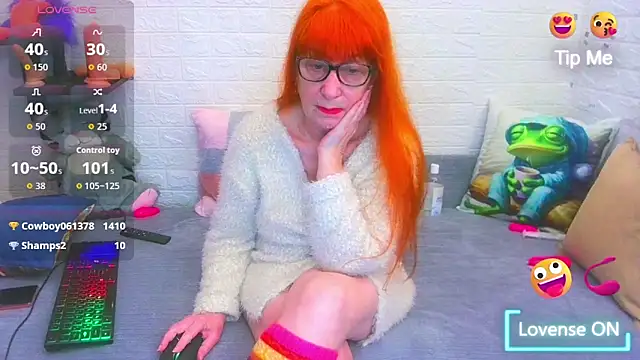 RedHousewife's cam snapshot