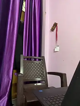 Dick_6inches_Delhi live sex cam