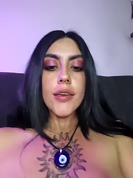 Mazikeen-- live sex cam