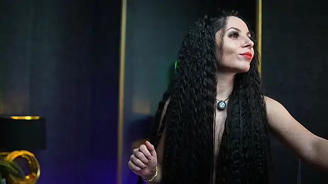 GiaEasyIce live sex cam