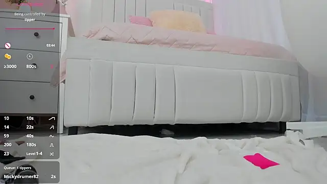 ami_sweet18's cam snapshot