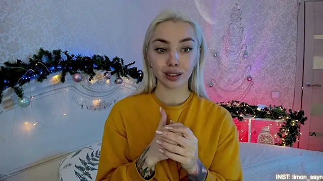 LillyMoure_ live sex cam