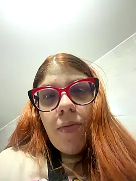 lucie_nicolls's cam snapshot