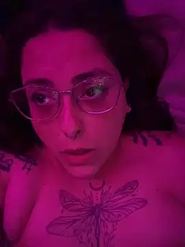 Mizztikaa live sex cam