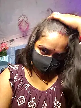 Sweet-Maddlina live sex cam