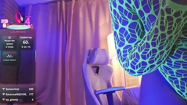 emitaa17228o's cam snapshot