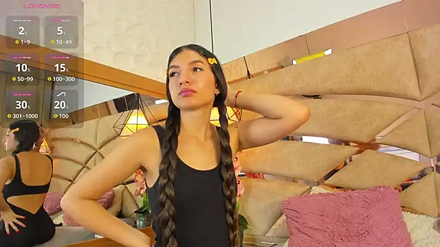 CharloteBrown_'s cam snapshot