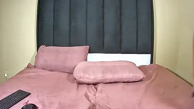 DesiredQueen27's cam snapshot