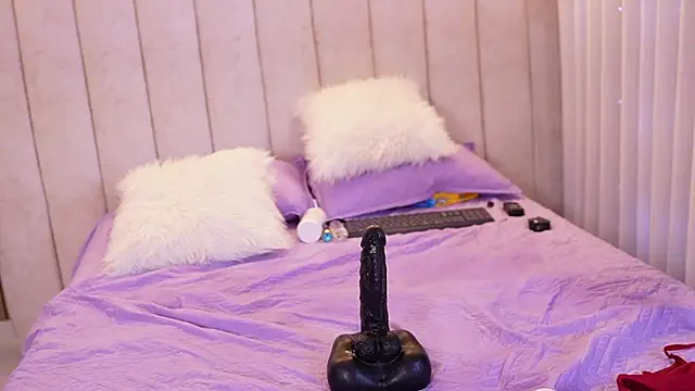 emyli_sw_'s cam snapshot