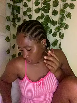 MISSMAYMADMYDAY's cam snapshot