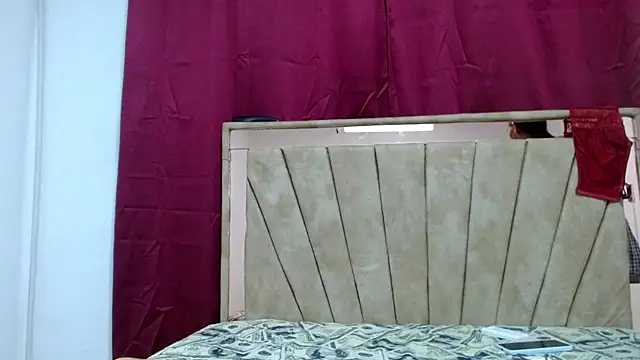 pia_houns17's cam snapshot