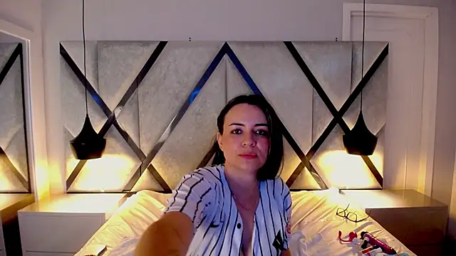 ElenaWatsonn's cam snapshot