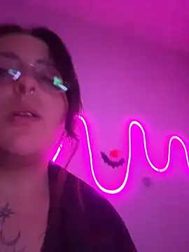 Mizztikaa live sex cam