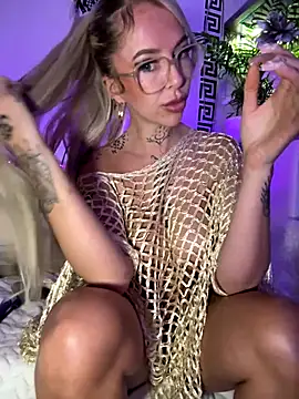 CheekyChels live sex cam