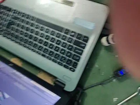 Sultryandrews live sex cam