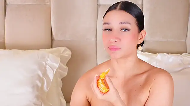 KiraKayleigh1's cam snapshot