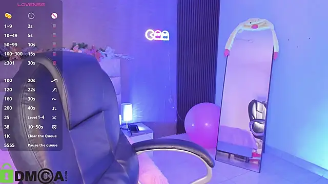 Arinextdoor's cam snapshot