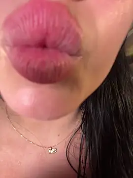 Hailey-Fox's cam snapshot