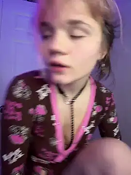 Cutiepiespanks's cam snapshot