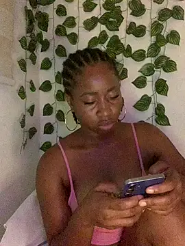 MISSMAYMADMYDAY's cam snapshot