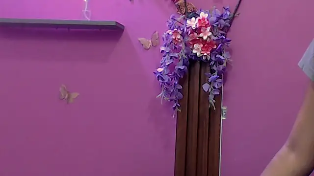 skinnybarbie022's cam snapshot