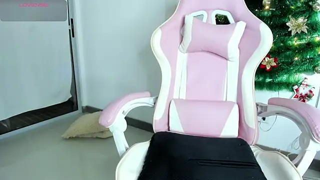 NaomiAsha's cam snapshot