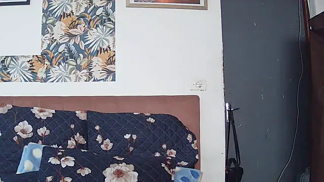 SweetPortableAmber's cam snapshot