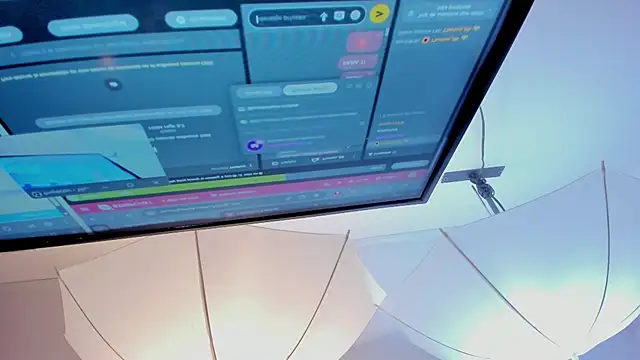 Alana_cox_'s cam snapshot