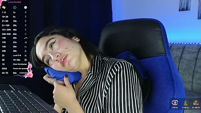 ZaraDames_'s cam snapshot