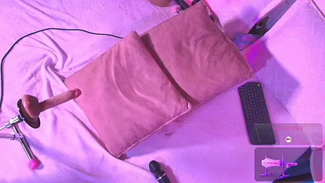 Dakota-hott's cam snapshot