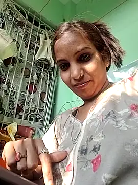 Hotty-Nidhi live sex cam