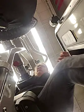 wildyoungNhorny's cam snapshot