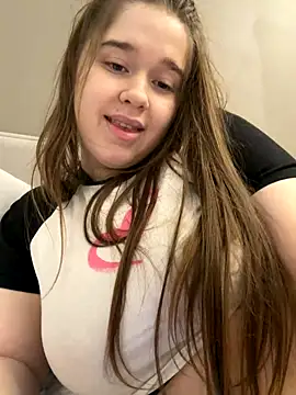 HornyGirlH live sex cam