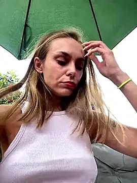 White_mistress's cam snapshot