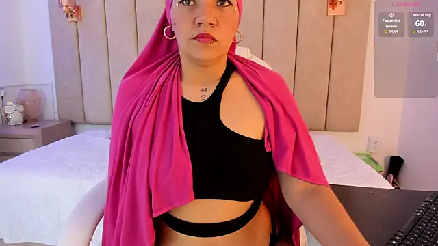 _naylaa_'s cam snapshot