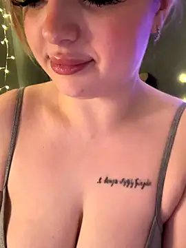 KellyMoors's cam snapshot