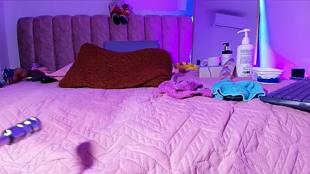 _linda_milk_'s cam snapshot