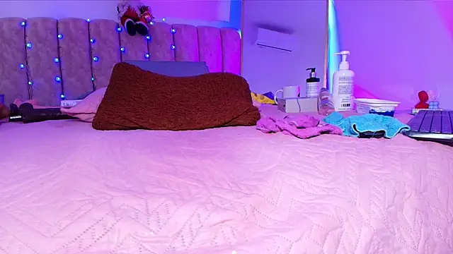 _linda_milk_'s cam snapshot